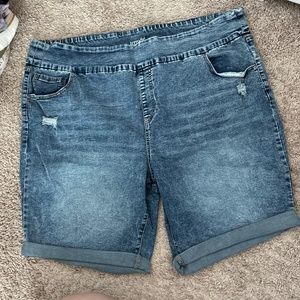 Terra & Sky Pull On Bermuda Shorts